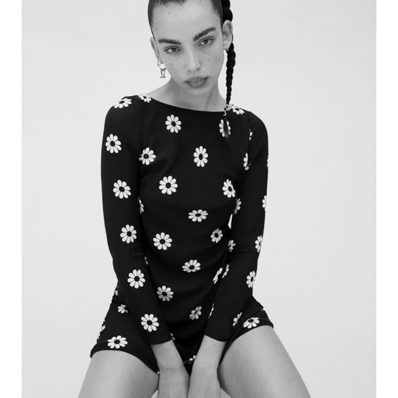 Realisation Par Dress - Claudia Schiffer Cosima - Picture 4 of 5